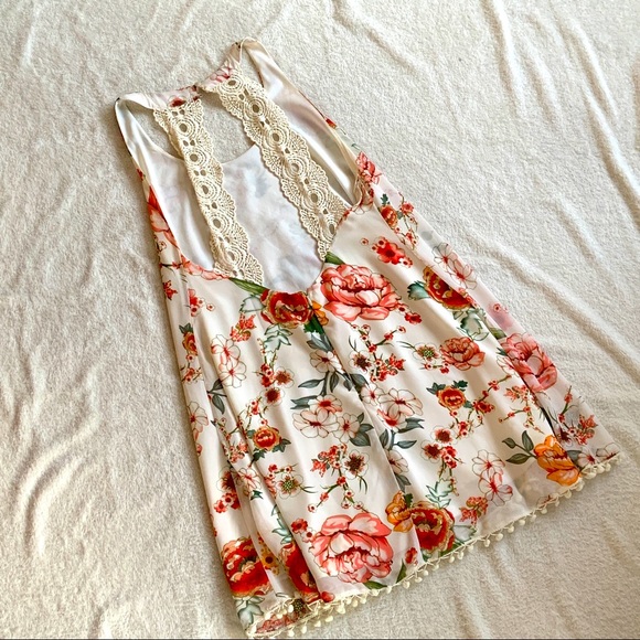 Backless Floral Dress - Picture 2 of 2